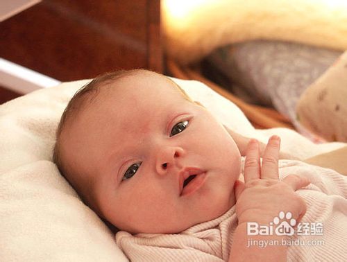 婴儿打嗝怎么办