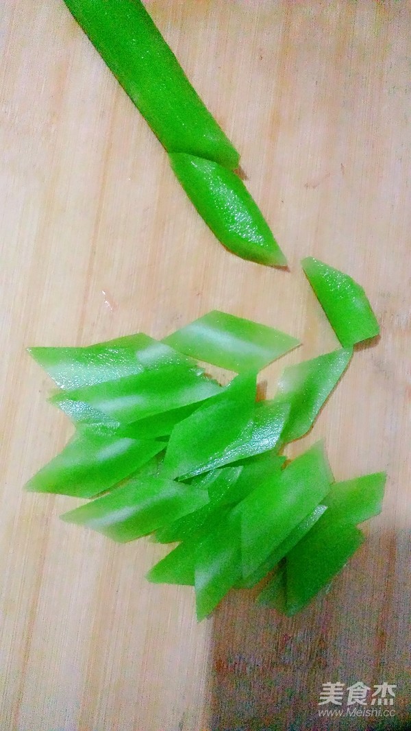 耳子莴笋炒肉片