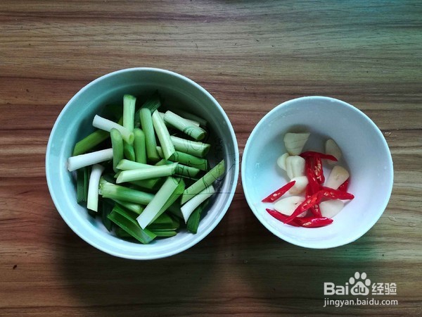 椒香蒜苗香干的做法