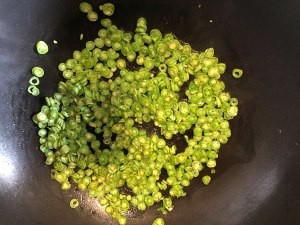 三分钟豆角煮面条的做法