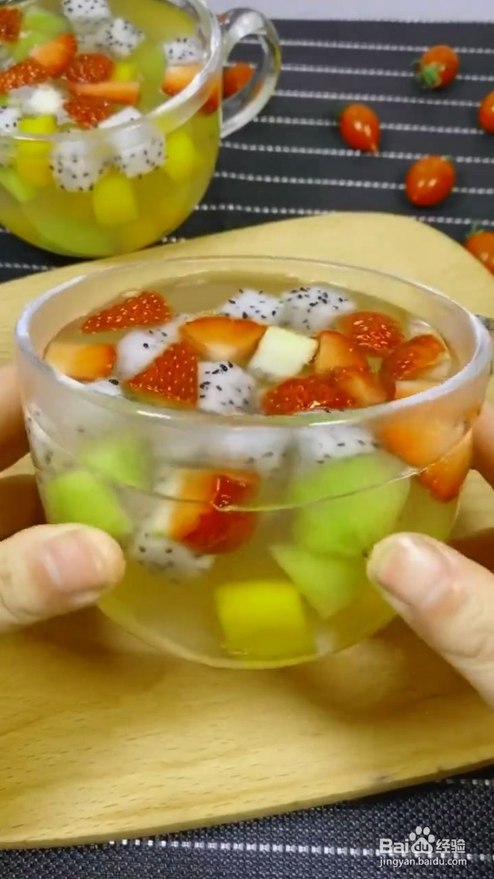 如何制作冰凉爽口的水果果冻