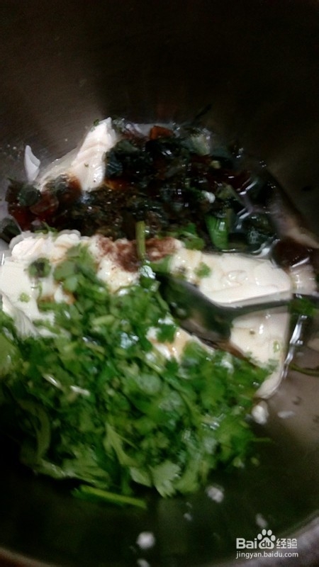 简单：松花蛋拌豆腐