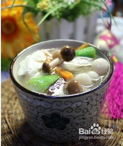 伢伢岛的芙蓉汤(芙蓉菌菇丝瓜汤)