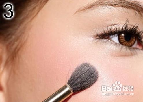 打造渐层光影脸颊饱和更自然