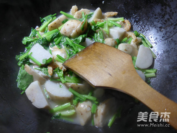 开洋芹菜煮香芋