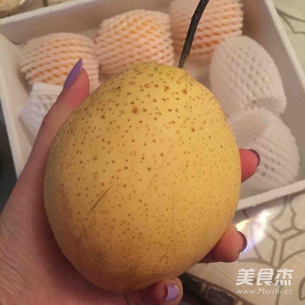 雪梨银耳枇杷羹