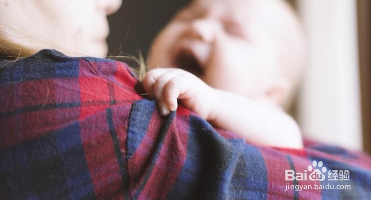 宝宝出生后第一天，新手爸妈该如何应对？