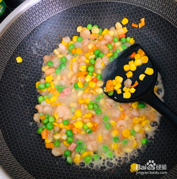 玉米豌豆炒虾仁的做法