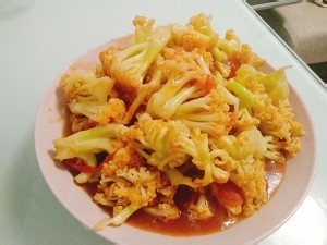 养生食补西红柿炒菜花的做法