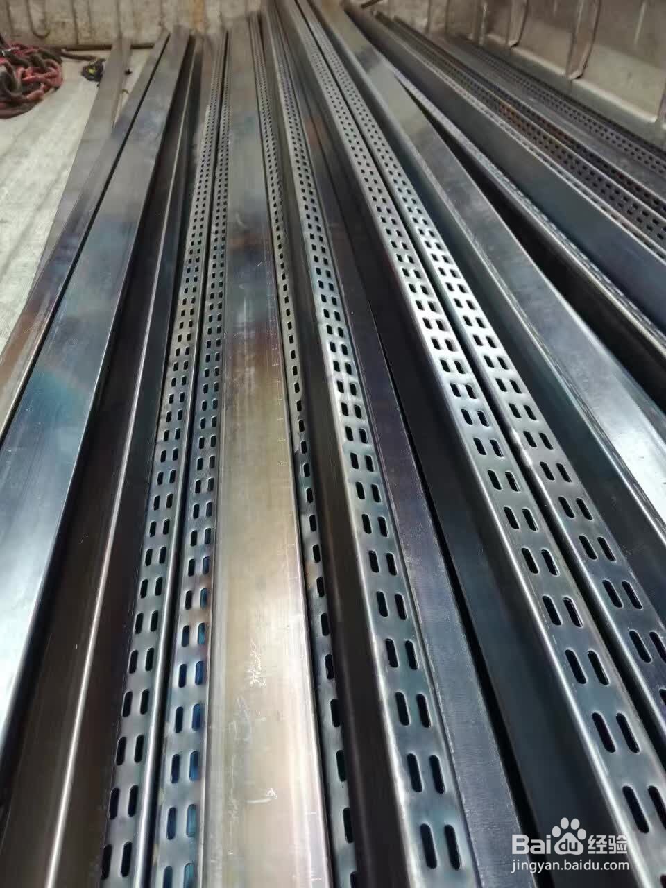 锌钢护栏数控冲孔机的模具怎么设计通用