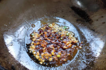 鸡肉烧萝卜的做法