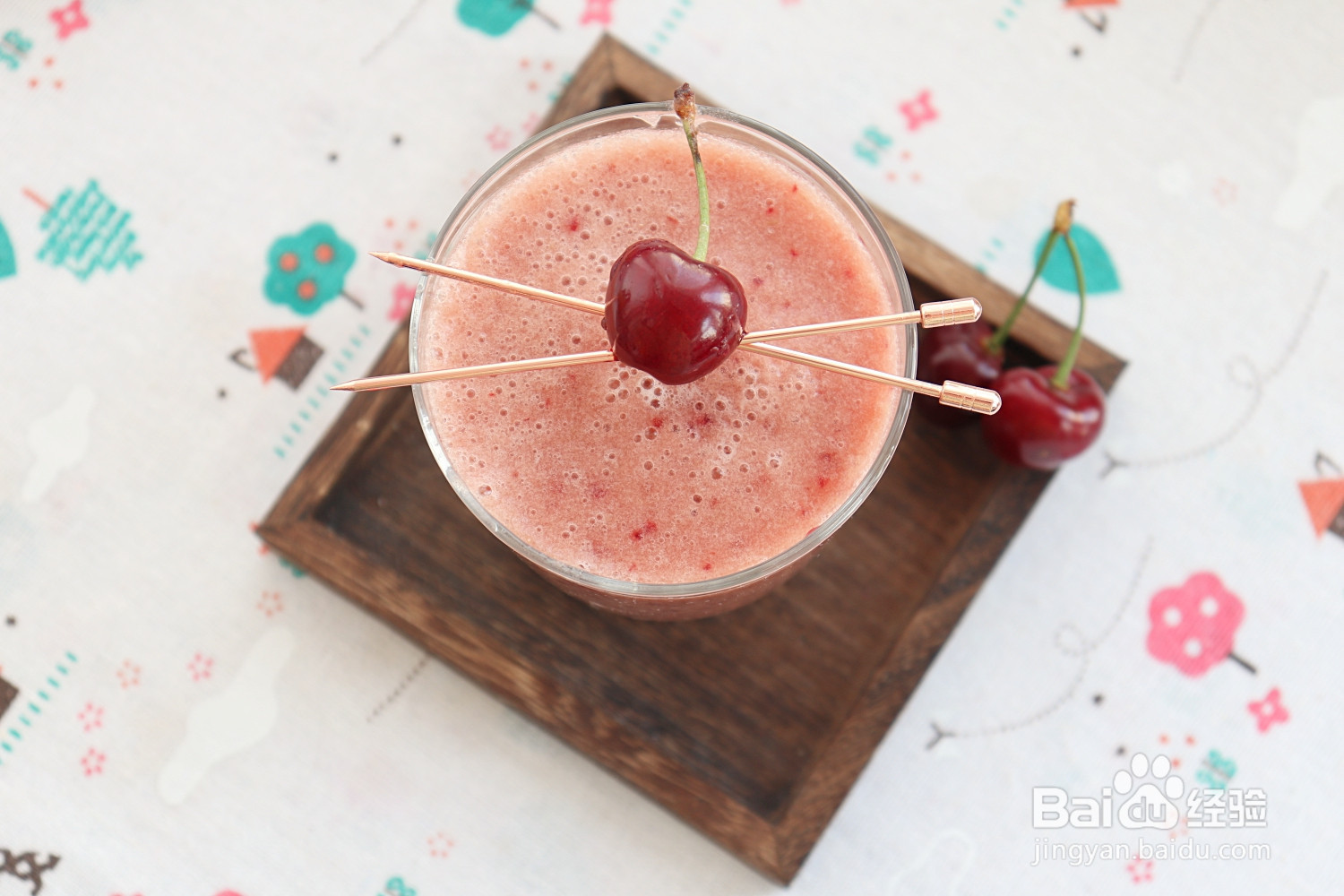 桃桃红茶饮的做法
