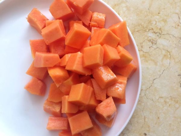 红枣木瓜炖雪耳