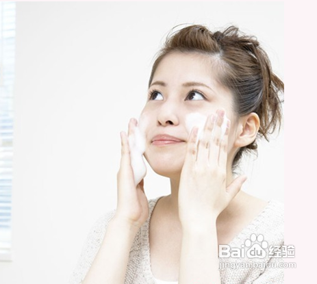 冬季正确的洗脸的步骤好肤色洗出来