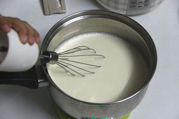 黄桃牛奶西米露