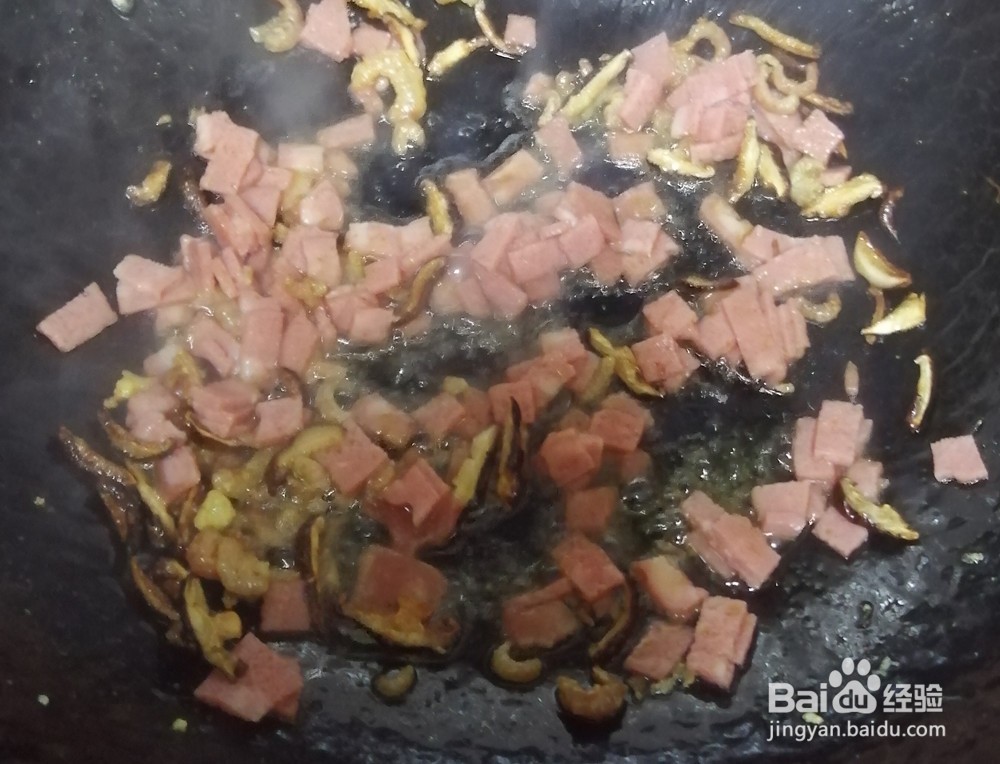 如何做出美味的蛋炒饭黄瓜培根蛋炒饭的做法
