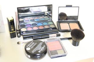 电视剧轩辕剑中魔女如烟是如何化妆的？