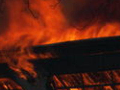 当你被大火困在屋内,又无法迅速逃生时,哪个屋子相对安全:A.卫生间B.卧室C客厅