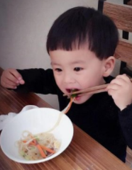 孩子左撇子用纠正吗