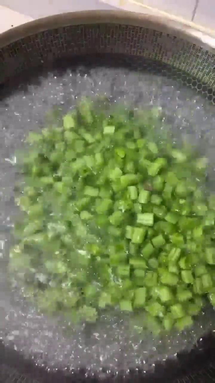 豆角炒肉怎么做？