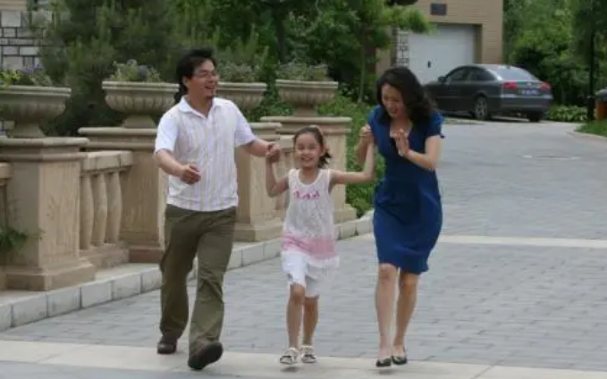 我们是一家人 赵青跟谁结缗了