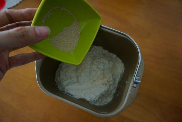 黑芝麻黄豆粉吐司