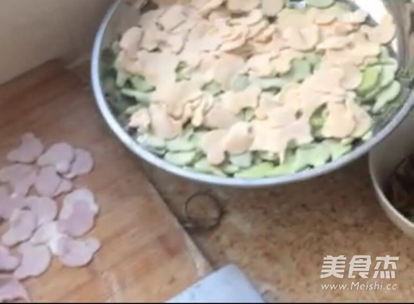 蔬菜卡通面的做法