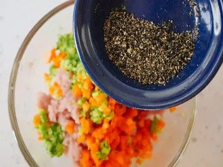 鲜虾水煎饺怎么做？