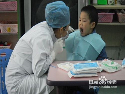 婴儿打嗝怎么办