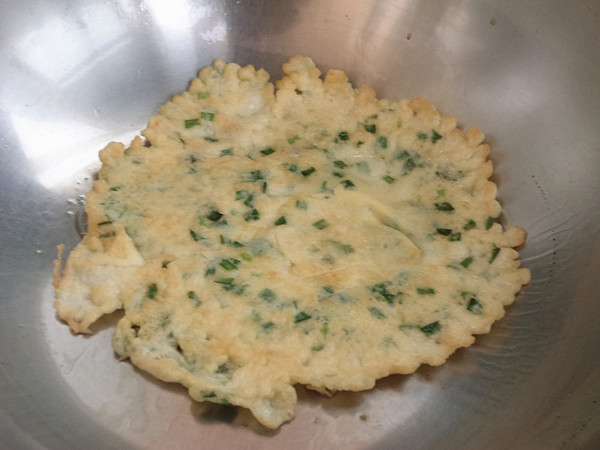 韭香鸡蛋饼的做法