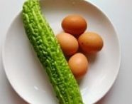 家庭小菜苦瓜炒鸡蛋