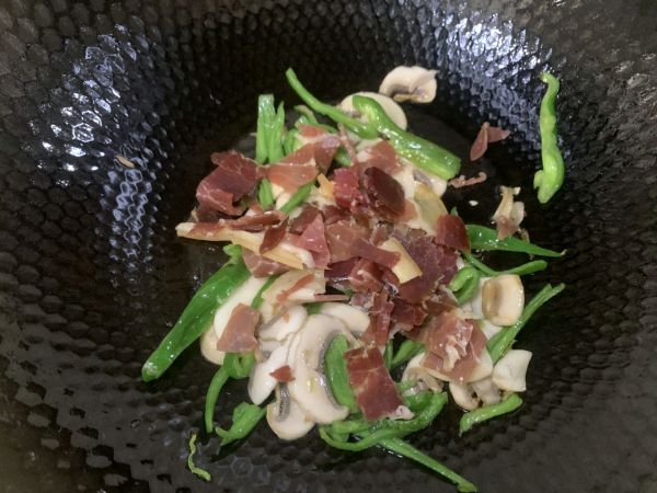 火腿口蘑炒意面