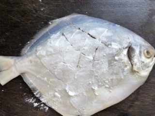 如何在家就能做一份简单美味的糖醋鲳鱼呢