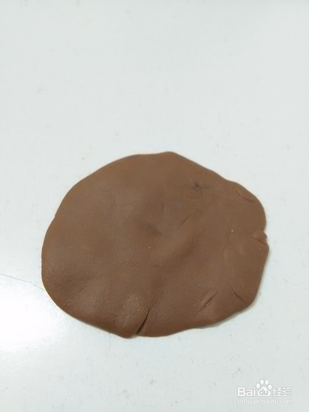 怎么用橡皮泥捏吃鸡头盔