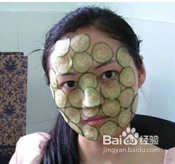 黄瓜敷脸方法让面部肌肤问题去无踪