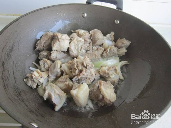 如何制作馕焖肉