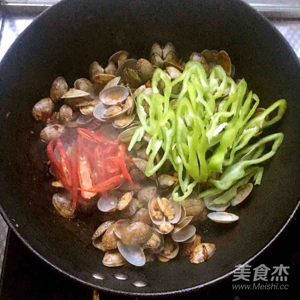 双椒花蛤的做法