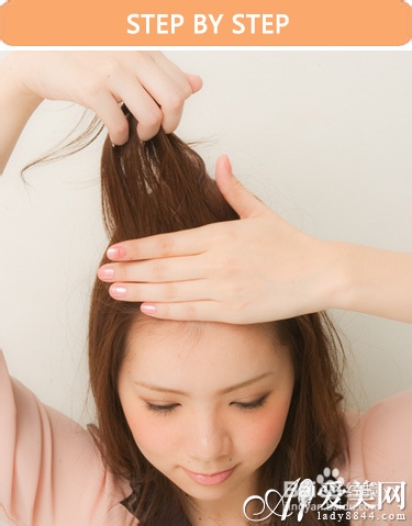 简单编发改造刘海 扎出甜美新感觉