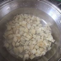 如何做美味的酸辣藕丁