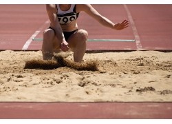 立定跳远技巧和训练方法