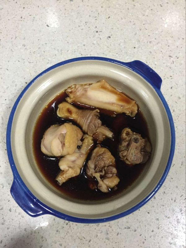酱味鸡块蒸土豆