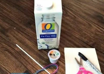 儿童简单用牛奶盒制作小船的教程