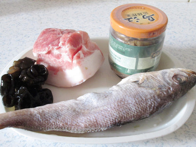 超美味的肉丁榨菜烧黄花鱼，每一口都是满满的幸福！