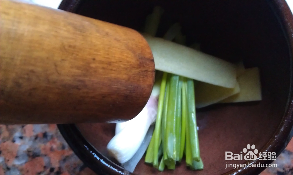 煎着吃真香--酱香煎鲫鱼