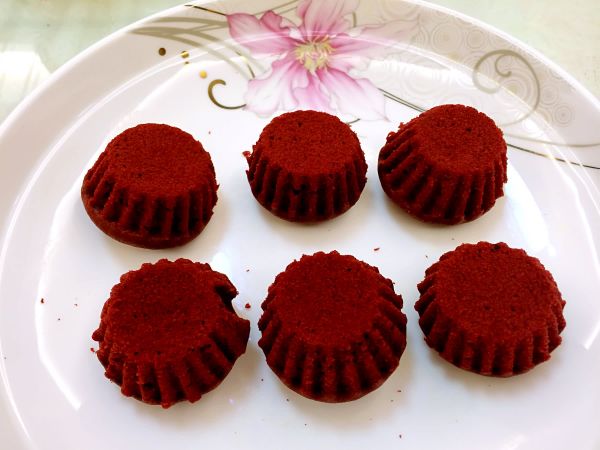 红丝绒奶油酒心蛋挞