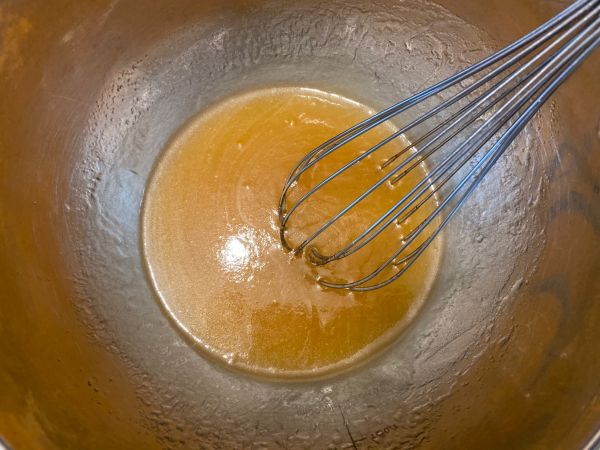 广式豆沙蛋黄月饼