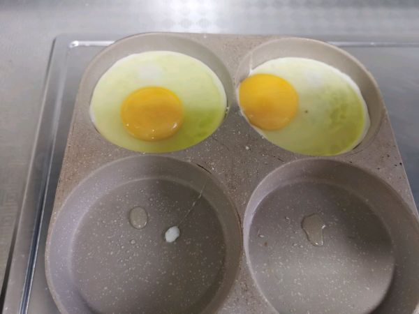 牛肉馅儿鸡蛋汉堡