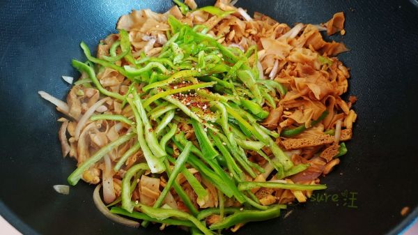 葱椒肉丝油豆皮