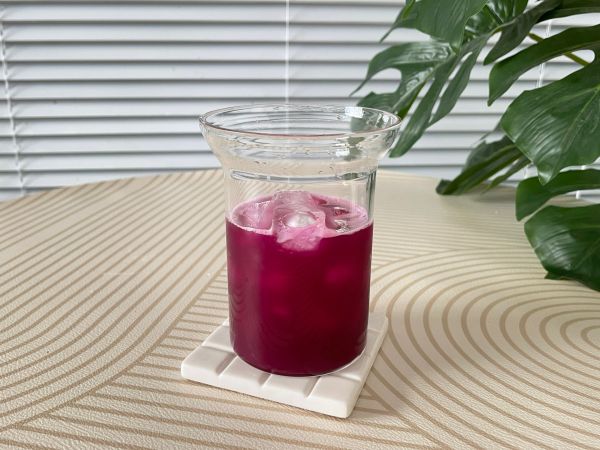 紫色梦幻桃桃西打