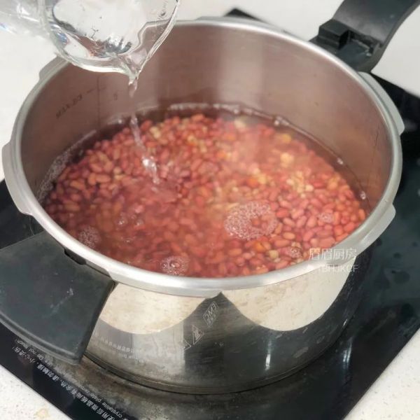 红豆薏米芡实糕